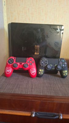 Playstation 4 pro 1 TB