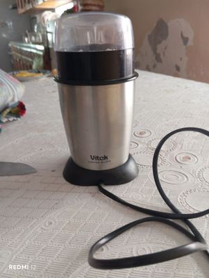 Кофемолка Vitek.