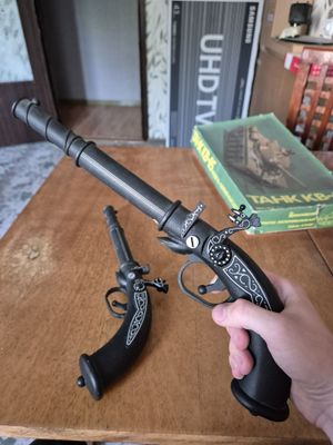 Пистолет коллекционный