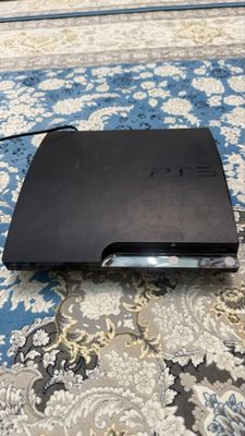 PS3 sotiladi 130$