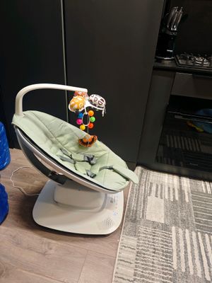 Продам электронную кресло-качалку 4moms Mamaroo