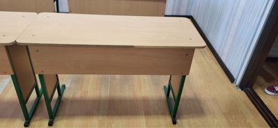 Продам срочно школьные парты