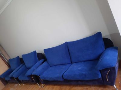 Продам свою мягкую мебель -диван и 2 кресла в хорошем состоянии.