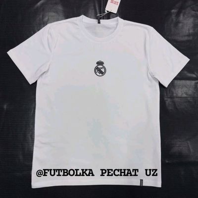Futbolka Pechat qilamiz Siz hohlagan DIZAYENda