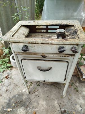 Газовая плита рабочая.