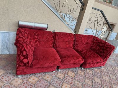 Divan uch bolakli