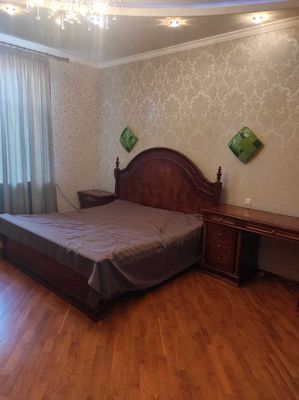Gabus 5 room 4 bed 3 bath in center