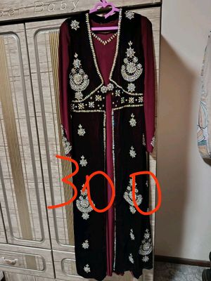 Holati yangi 2 marta kiyilgan 300 ming nerhi