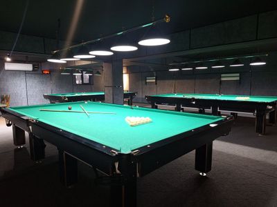 Billiard stollari sotiladi stollar soni 3ta