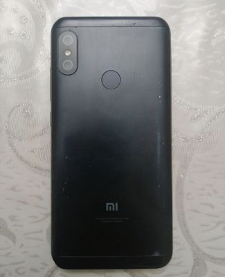 Redmi 6 pro hotira: 64 gb operativ xotira: 4gb pul kerakl