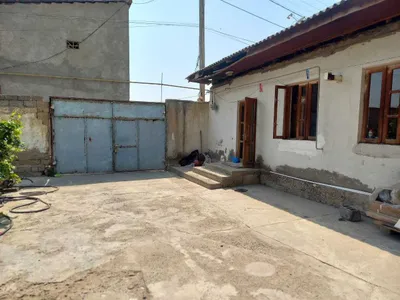 В Бектемирском районе продаётся дом 3 сотки + захват 6 соток