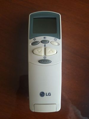 Кондиционер пулти сотилади LG.