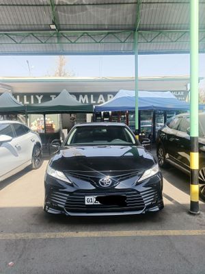 Toyota Camry 2022-yil