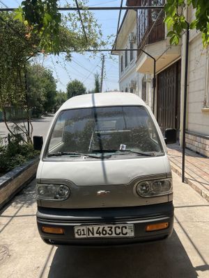 Chevrolet Damas van