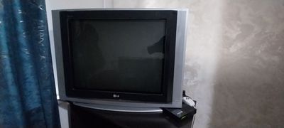 Продаётся телевизор LG диагональ 45, 2006 года, оригинал, производств