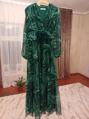 Продам вечернее платье из шифона зелёного цвета !!!
