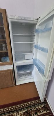 Холодильник Бирюса