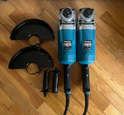 угловая шлифовальная машина (УШМ) Makita GA9020S.
