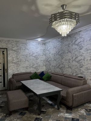 Ugalog sotiladi stoli pufigi yostiqchalari bilan