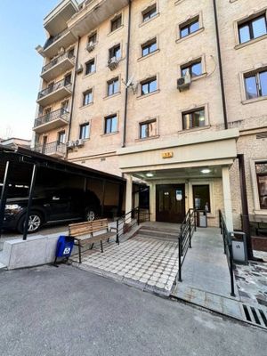 Срочно продается 3х ком. квартира в новостройке, ор-р: м.Ойбек, 120м2