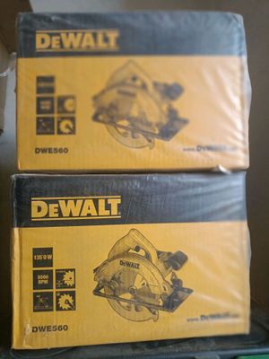 Циркулярная пила DeWALT DWE560