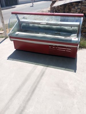 Vitrina xolodelnik hamma narsasi zavatisko