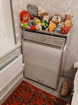 Роликли Шкаф сотилади