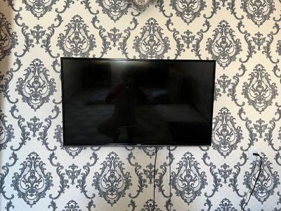 43lik televizor ideal holatda