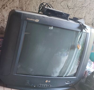 Televizor sotiladi ishlidi