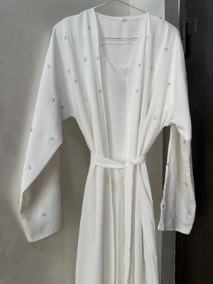 Yengi abaya umuman kiyilmagan