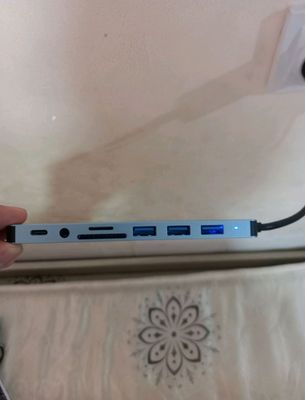 8 tasi 1 da Komputer uchun maxsus hub