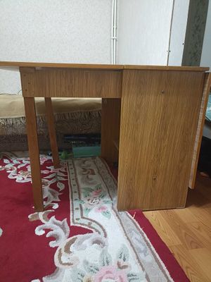 Стол для гостиной
