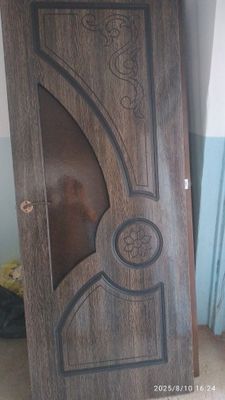 Eshiklar Mdf b/u lekin xolati yaxshi