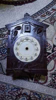 Корпус от часов кукушки в хорошем состоянии.