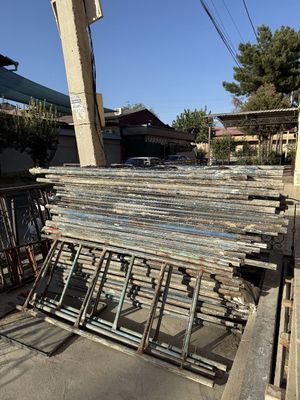 Lesa sotiladi, holati yahshi. Prokat uchun ham ishlatsa boladi