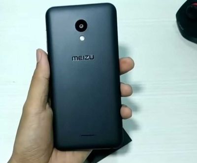 Продается телефон meizu c9