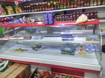 Холодильник для магазинов продуктовый недавно купили почти новый