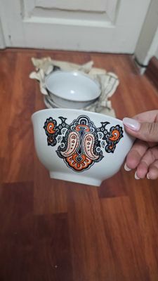 Продам большие пиалы. 8 штук. 13см. Сост.хорошее.Почти не пользовались