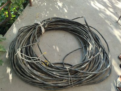 35lik kabel sotiladi 160 metir