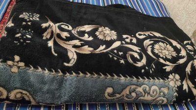 Printed black winter blanket