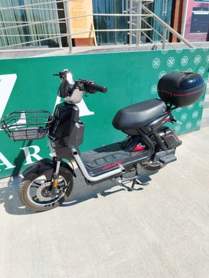 skuter 6 akumlyatlor