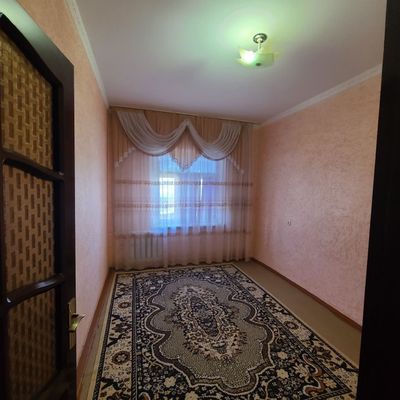 Срочно 3 хонали квартира ижарага берилади 6 микрорайон