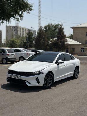 Kia K5 2023 Oq Luxe Pozitsiyasi