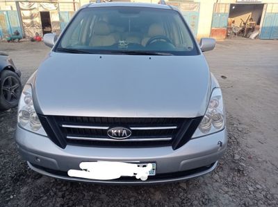 Kia Carnival benzin