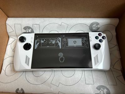 Новый ASUS ROG Ally Z1 Extreme игровой портативный ПК с кейсом dbrand