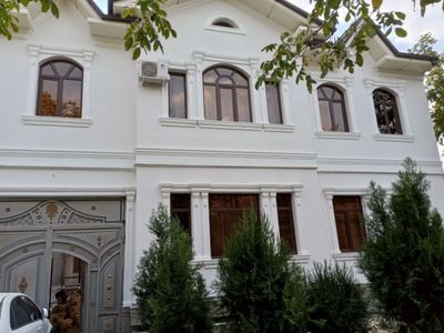 Tiravertin Marmareno Liyanordo Sokil giranet letni kuhniya