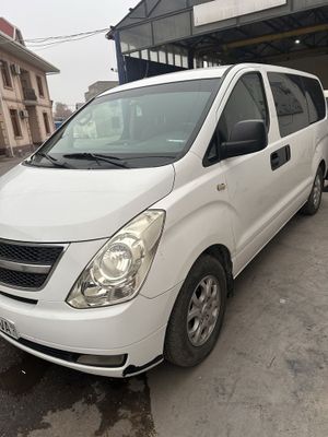 Sotiladi Hyundai h-1 2012 yil