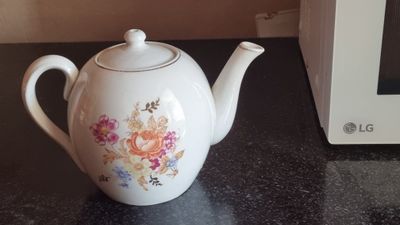 Чайник фарфоровый старинный