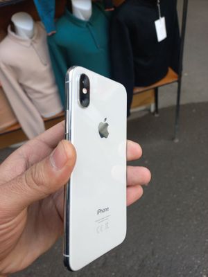 IPhone xs karopka 64 78yomkost