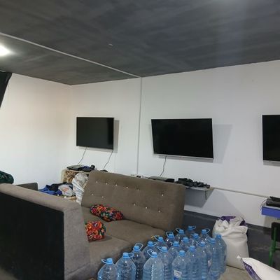 Tayyor bizness! Playstation + televizor + divanlar